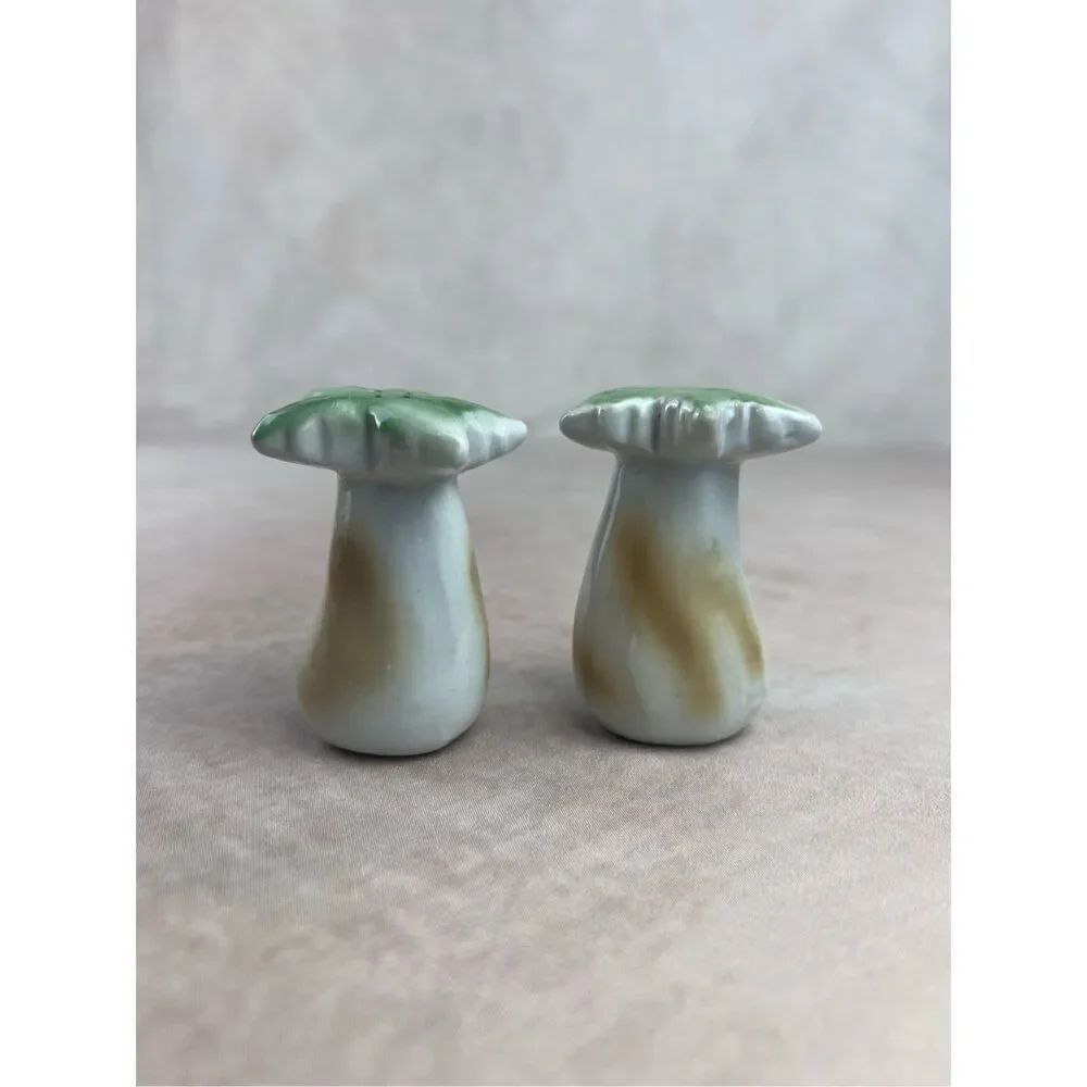 Vintage Palm Tree Salt and Pepper Shakers